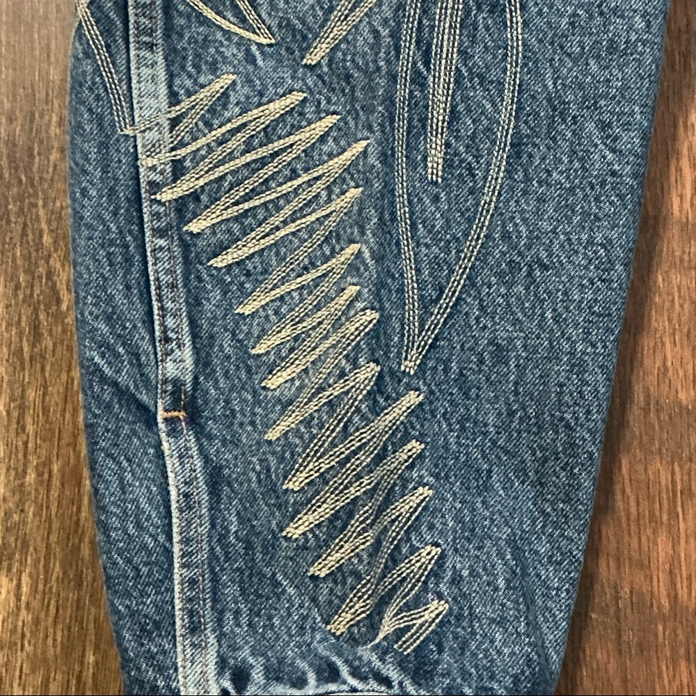 Levi’s Made & Crafted Embroidered Denim Trucker Jacket – Size M – NWT - Picture 9 of 13